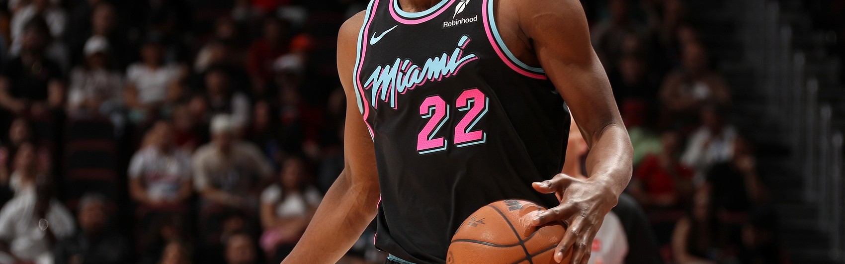 维金斯：赛季漫长 局势瞬息万变 我们必须坚持下去 不能自暴自弃