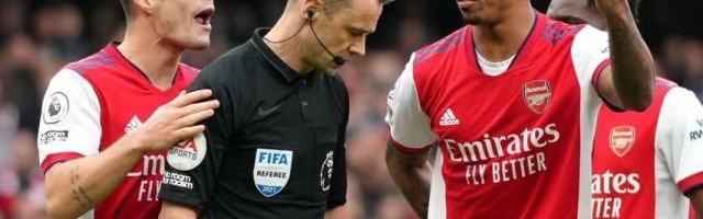 九游体育官网入口-三重打击注定枪手被逆转 球迷：裁判该穿曼城球衣！